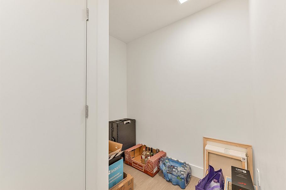 7331 Granville Street Vancouver, BC - 28