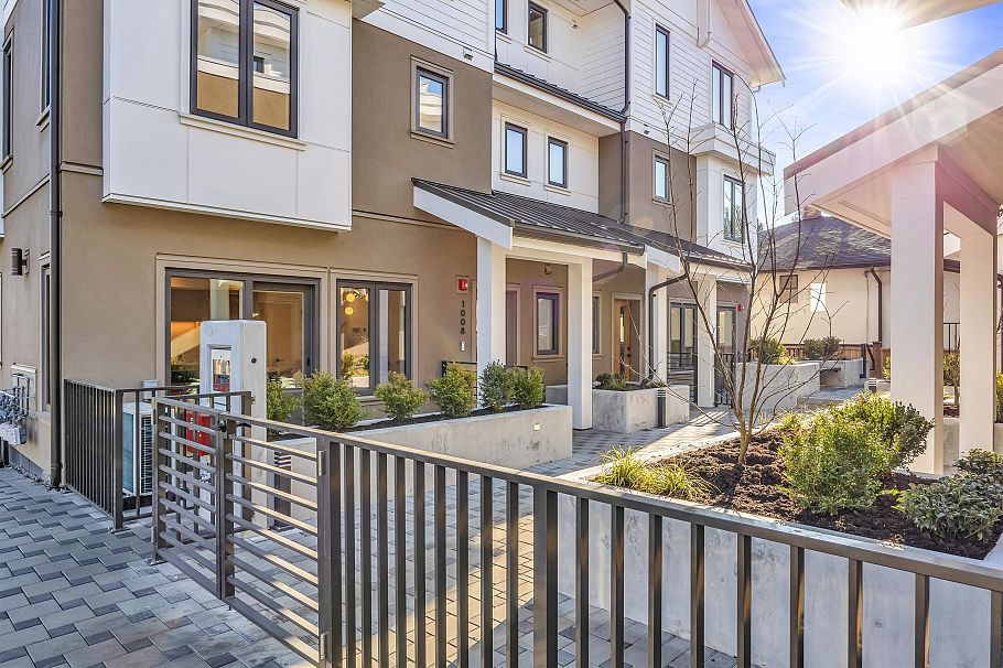 1008 W 52nd Avenue Vancouver, BC - 1