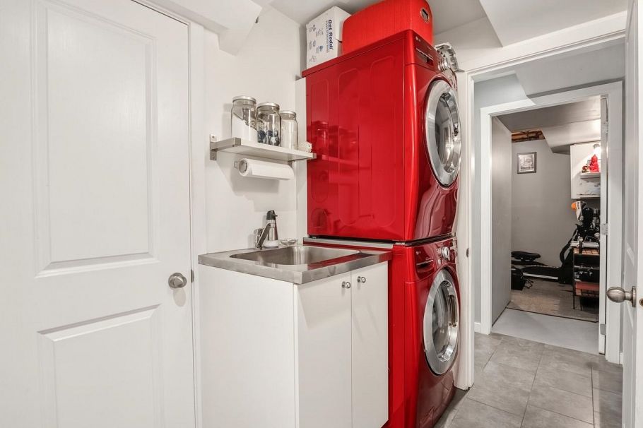 1106 Premier Street North Vancouver, BC - 16