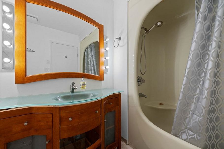 707 E Braemar Road North Vancouver, BC - 33