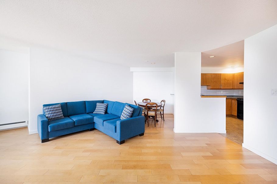 1206 33 Chesterfield Place North Vancouver, BC - 18