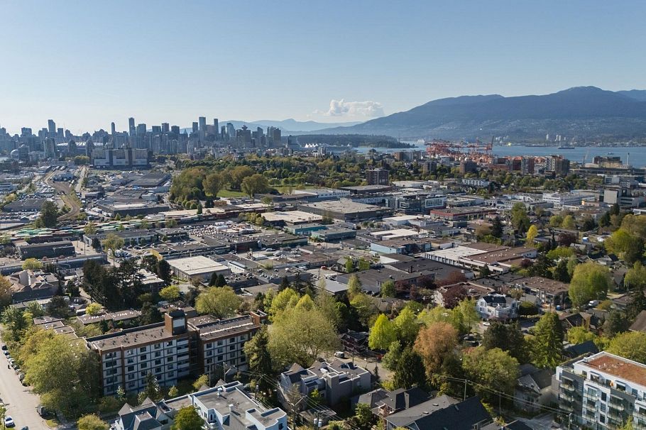302 1510 Grant Street Vancouver, BC - 30