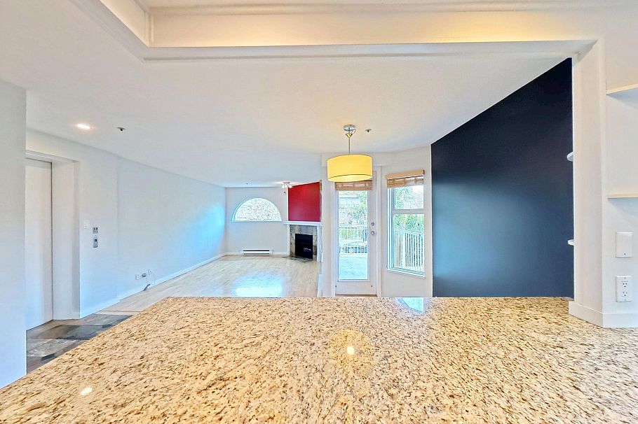 201 1868 W 8th Avenue Vancouver, BC - 8