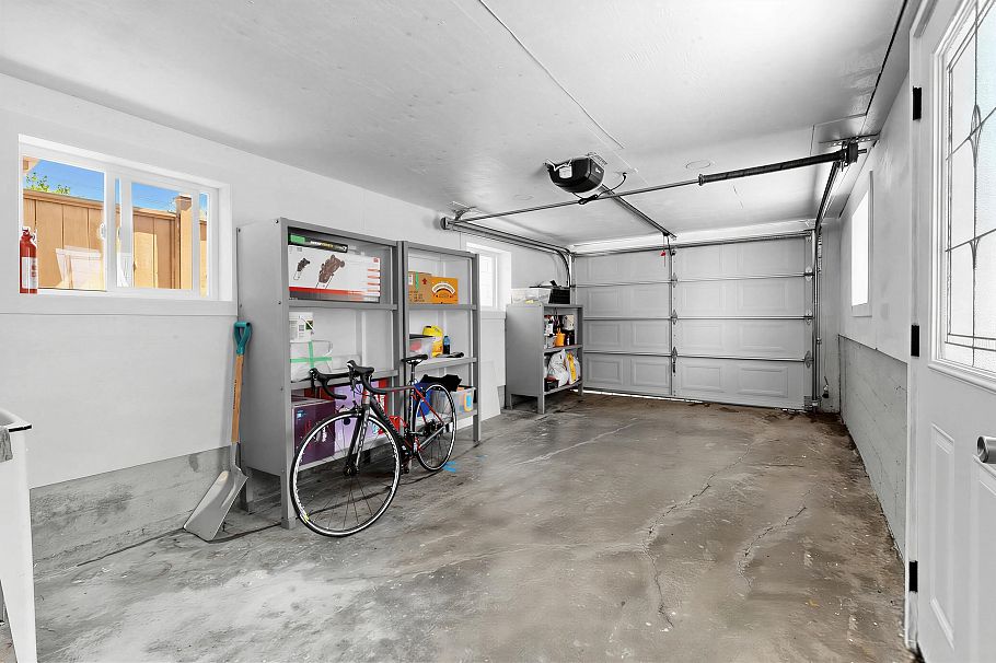 2166 E 39th Avenue Vancouver, BC - 35