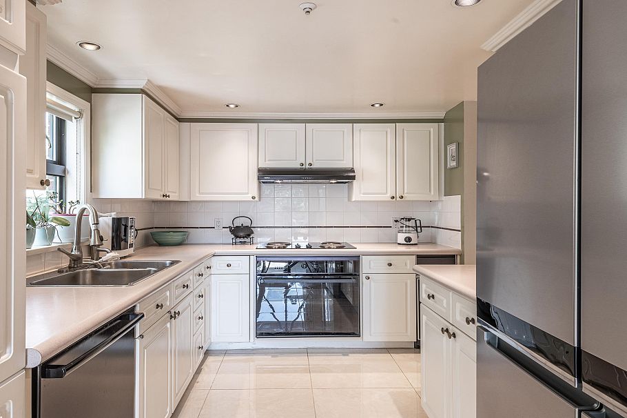 302 1520 Harwood Street Vancouver, BC - 16