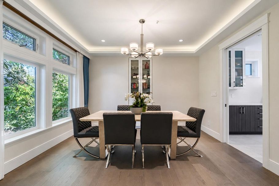 2374 W 35th Avenue Vancouver, BC - 8