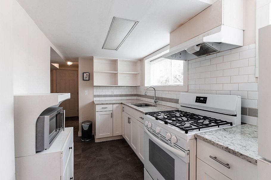 832 Salsbury Drive Vancouver, BC - 26