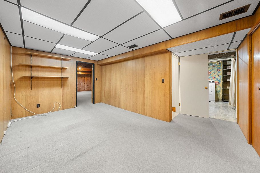 234 Rondoval Crescent North Vancouver, BC - 29