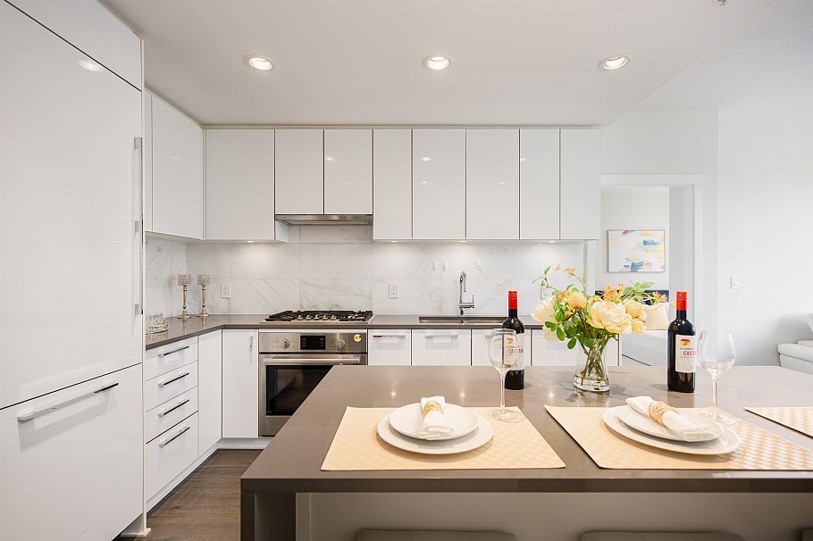1307 3487 Binning Road Vancouver, BC - 12