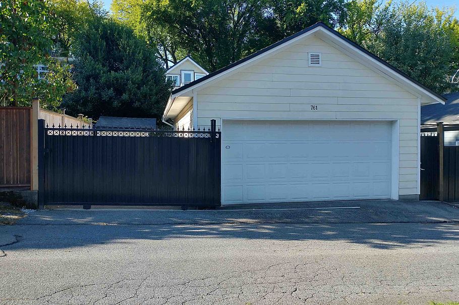 761 W 26th Avenue Vancouver, BC - 23