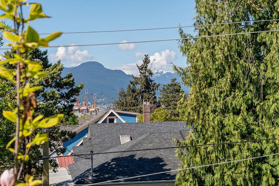 302 1510 Grant Street Vancouver, BC - 19