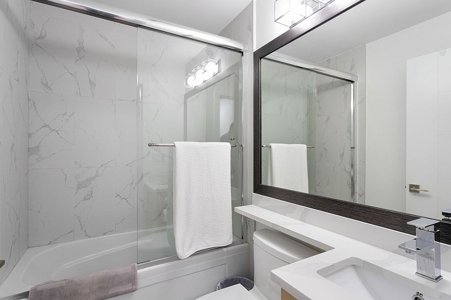 2868 E 49th Avenue Vancouver, BC - 23