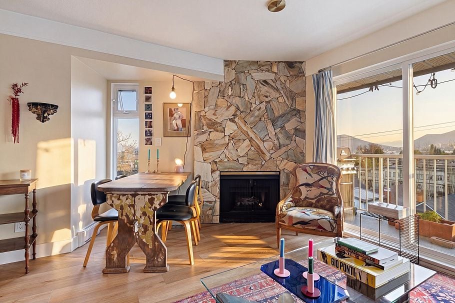 403 2295 Pandora Street Vancouver, BC - 1