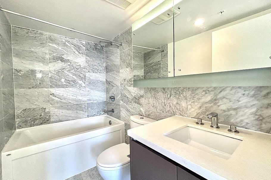 1003 8833 Hazelbridge Way Richmond, BC - 19