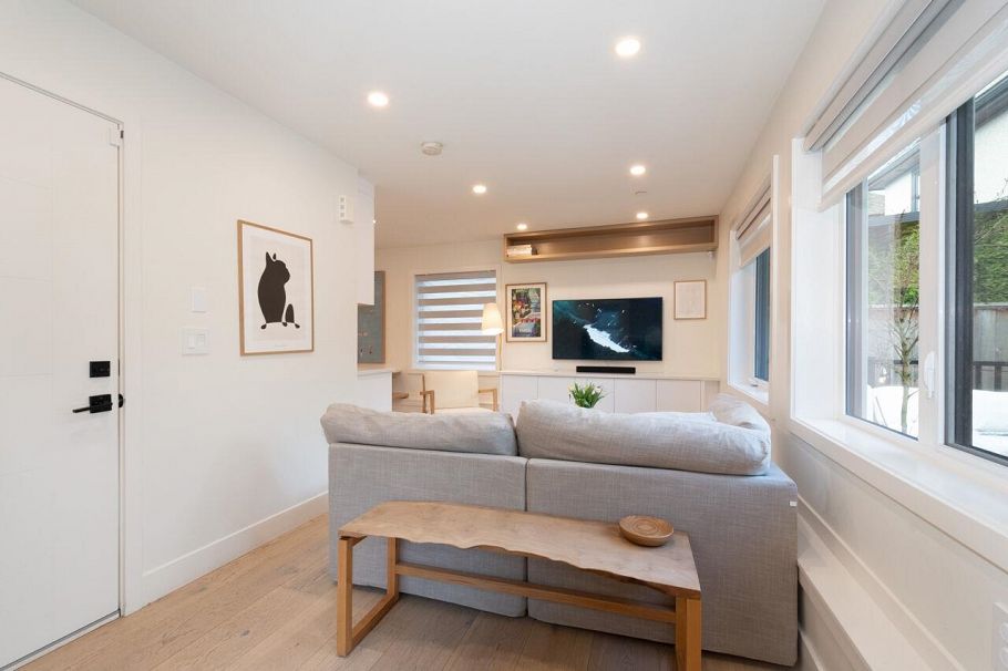 1026 E 13th Avenue Vancouver, BC - 11