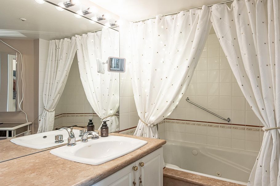 302 1520 Harwood Street Vancouver, BC - 27