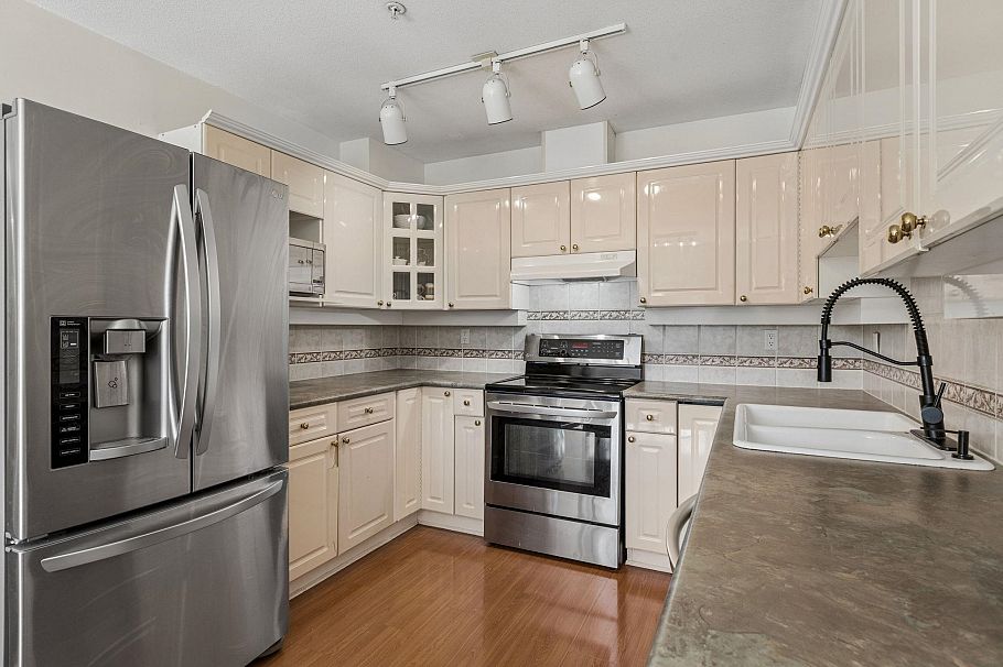 3 222 E 5th Street North Vancouver, BC - 19