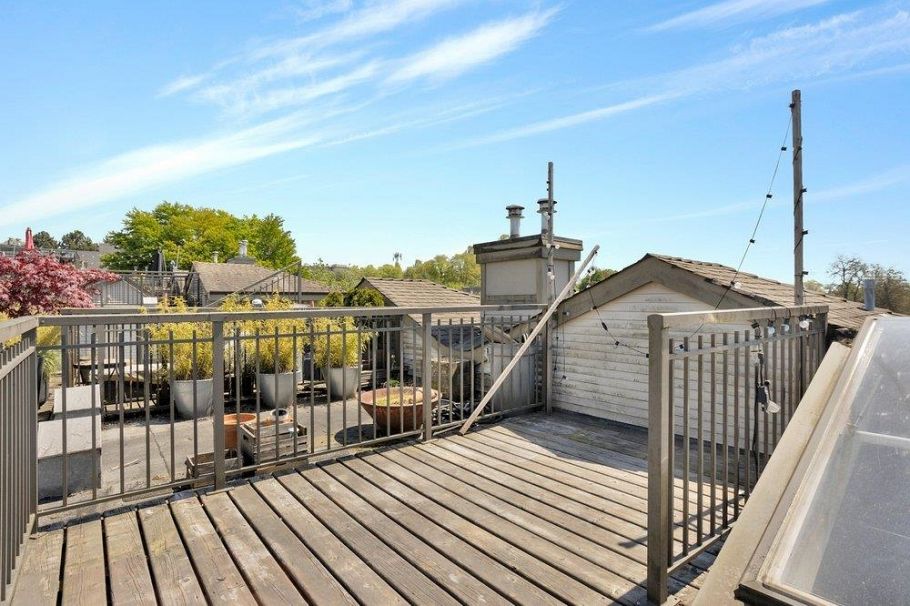 26 2375 W Broadway Vancouver, BC - 9