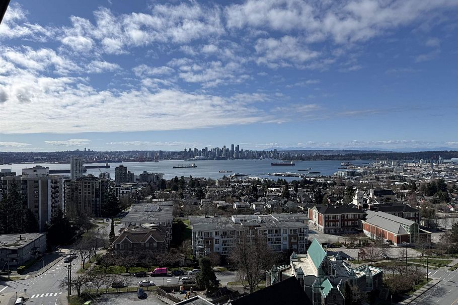 1304 1320 Chesterfield Avenue North Vancouver, BC - 2