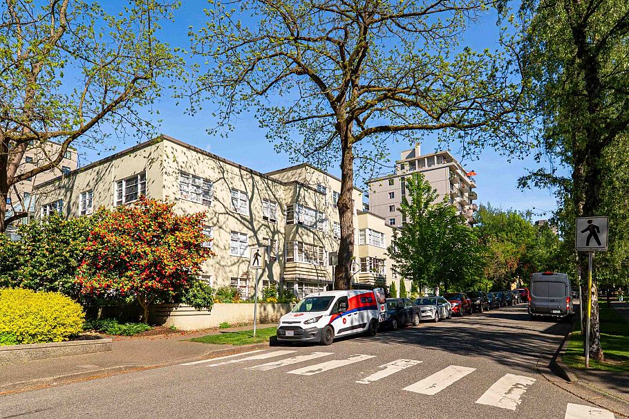 307 1565 Burnaby Street Vancouver, BC - 18