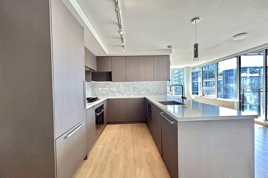 1003 8833 Hazelbridge Way Richmond, BC - 21