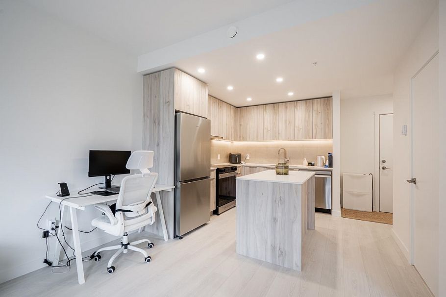 317 3594 Malsum Drive North Vancouver, BC - 20