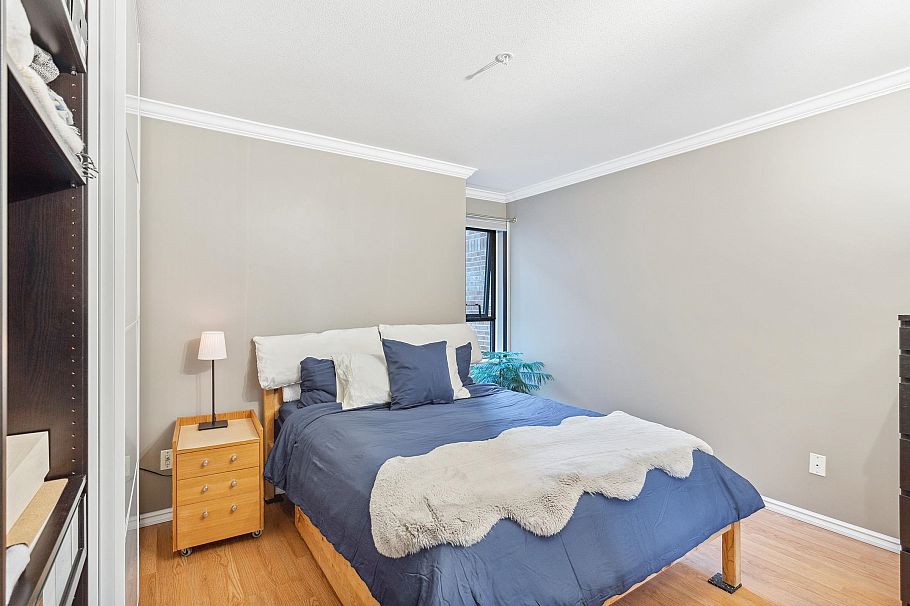 206 175 E 10th Street North Vancouver, BC - 14