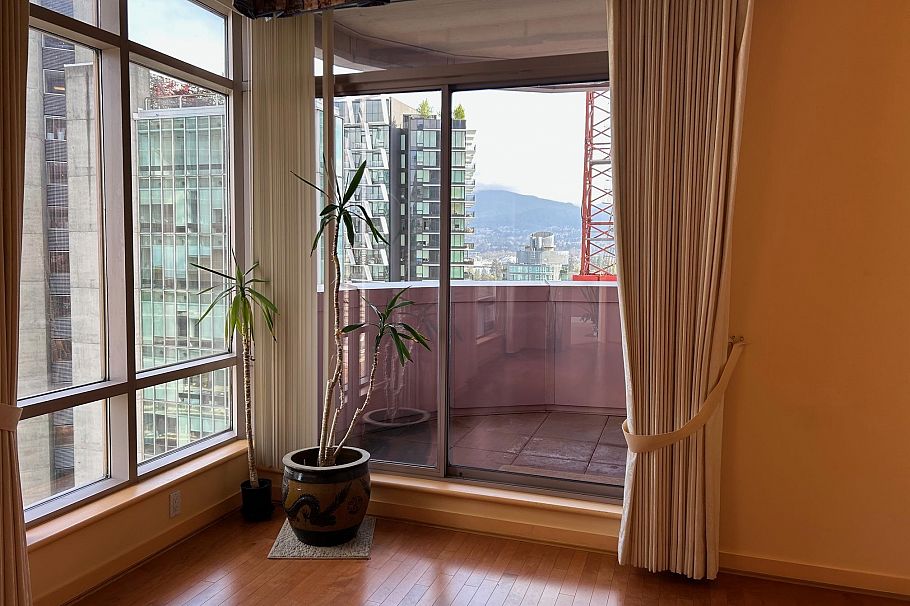 13C 1500 Alberni Street Vancouver, BC - 10