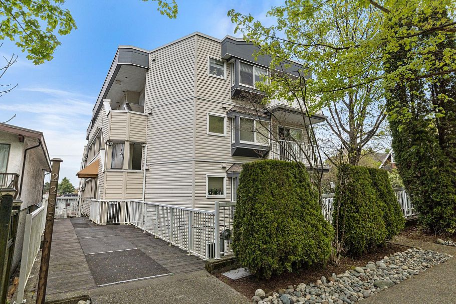 403 2295 Pandora Street Vancouver, BC - 25