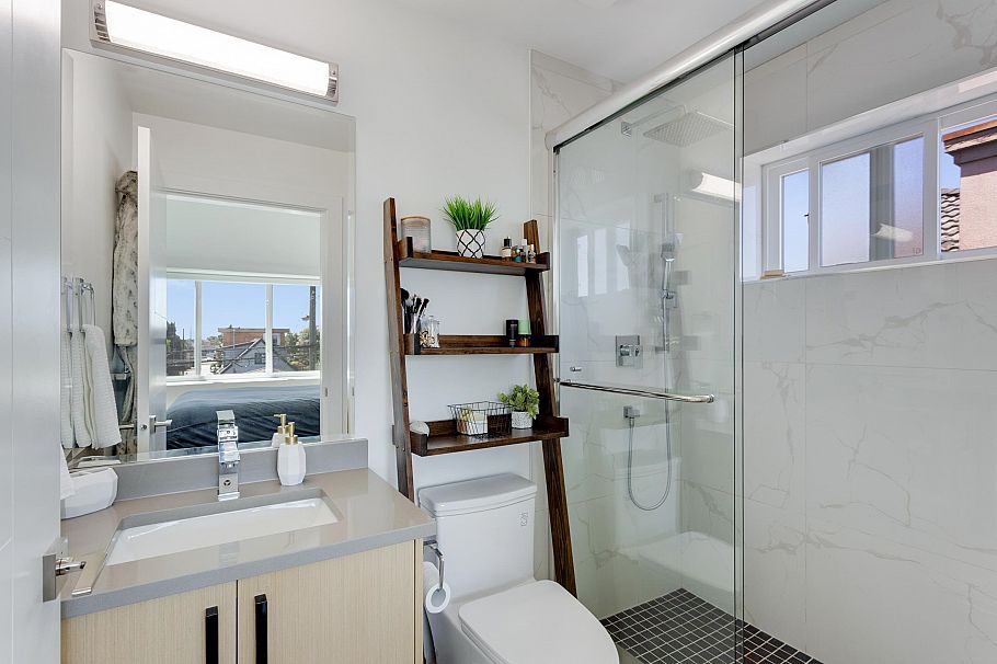 2868 E 49th Avenue Vancouver, BC - 15