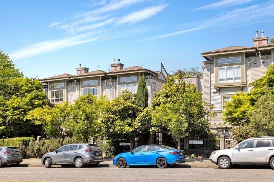 26 2375 W Broadway Vancouver, BC - 3