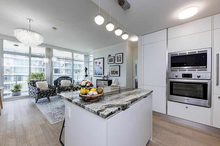 303 185 Victory Ship Way North Vancouver, BC - 2