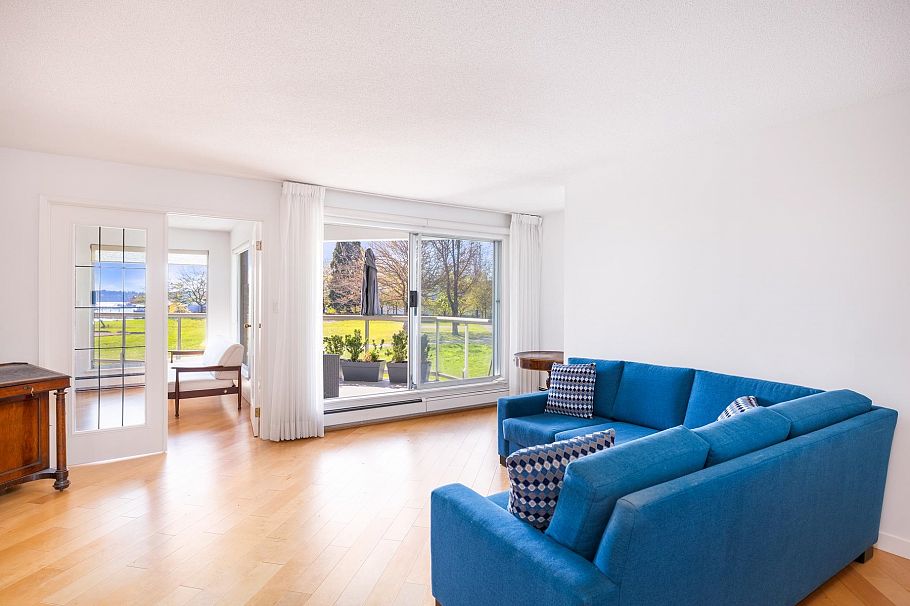 1206 33 Chesterfield Place North Vancouver, BC - 9