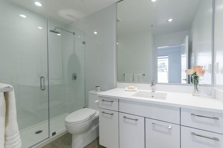 315 711 W 14th Street North Vancouver, BC - 9
