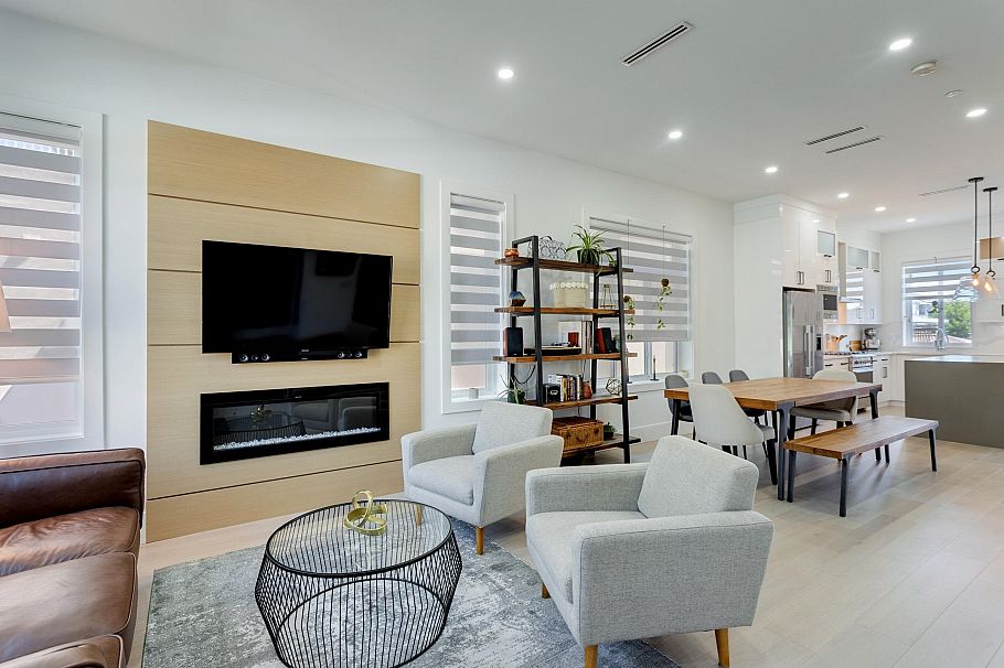 2868 E 49th Avenue Vancouver, BC - 5