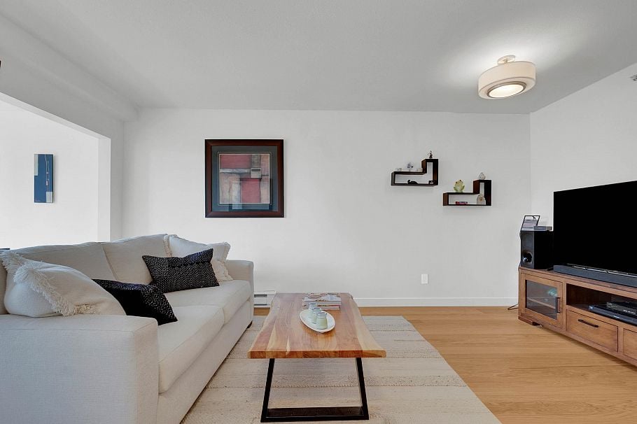 801 488 Helmcken Street Street Vancouver, BC - 1
