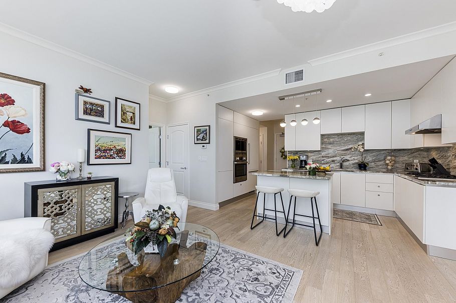 303 185 Victory Ship Way North Vancouver, BC - 7