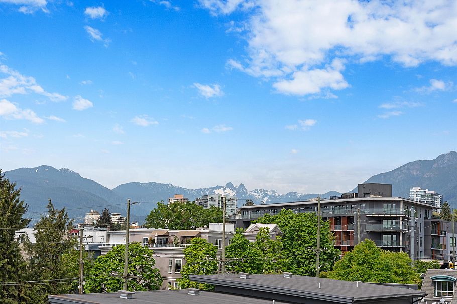 402 505 E 2nd Street North Vancouver, BC - 29