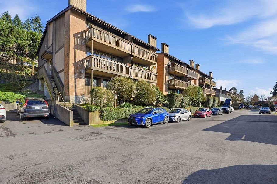 1021 Old Lillooet Road North Vancouver, BC - 3