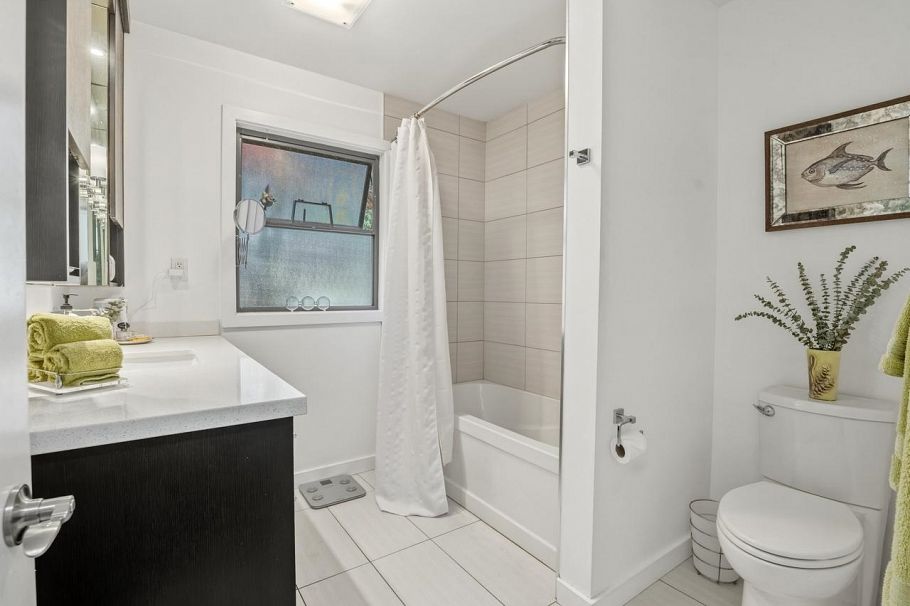 1106 Premier Street North Vancouver, BC - 14