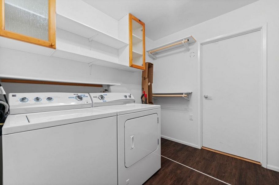 707 E Braemar Road North Vancouver, BC - 34