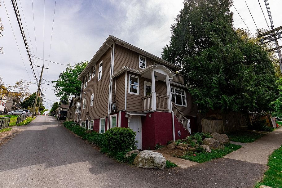 832 Salsbury Drive Vancouver, BC - 6