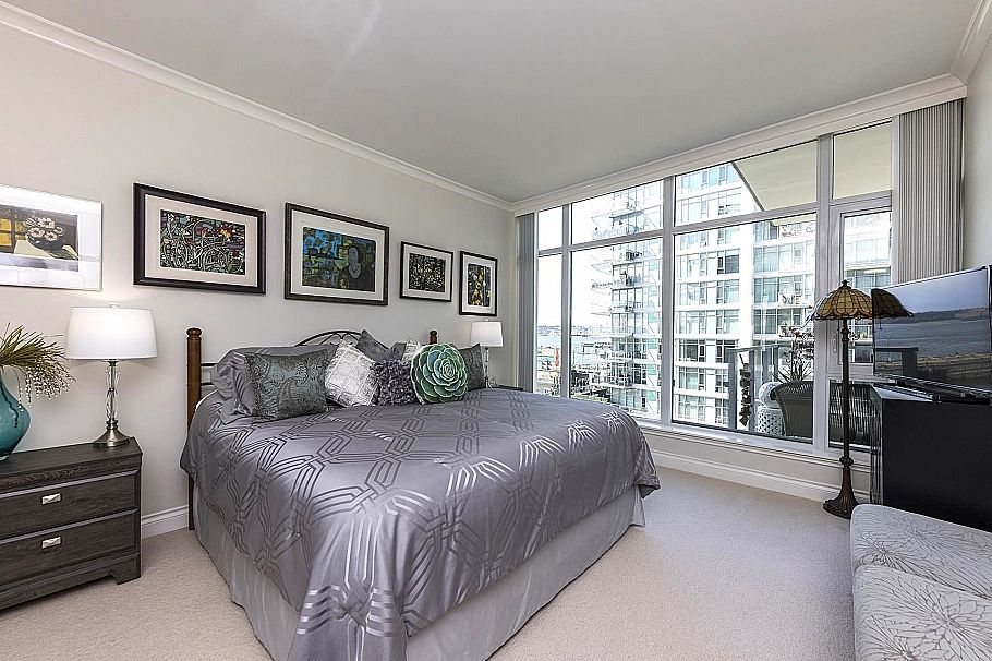 303 185 Victory Ship Way North Vancouver, BC - 13