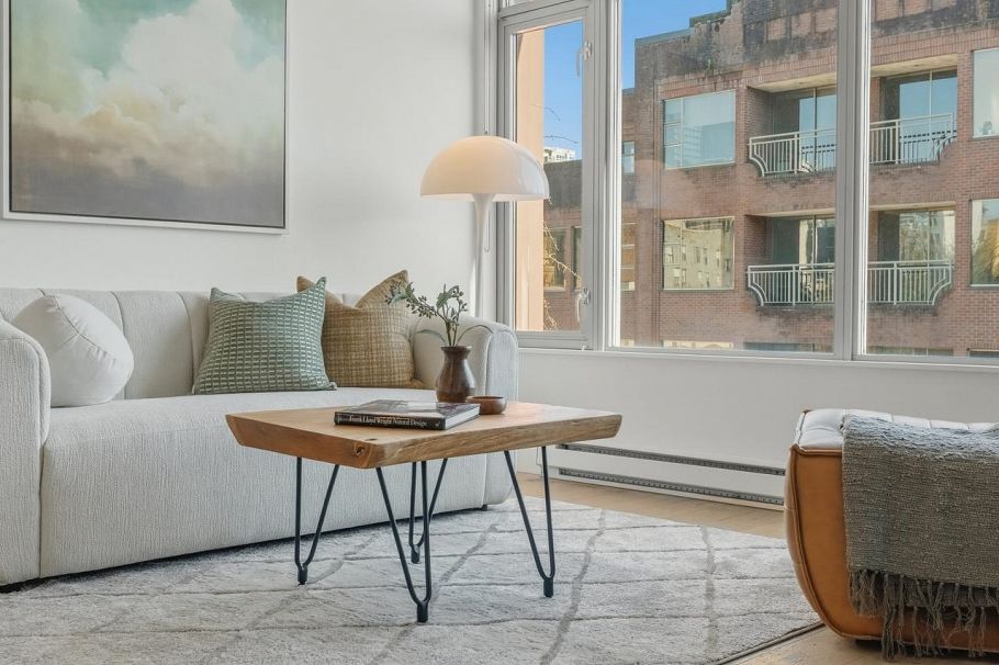 403 71 E Pender Street Vancouver, BC - 5