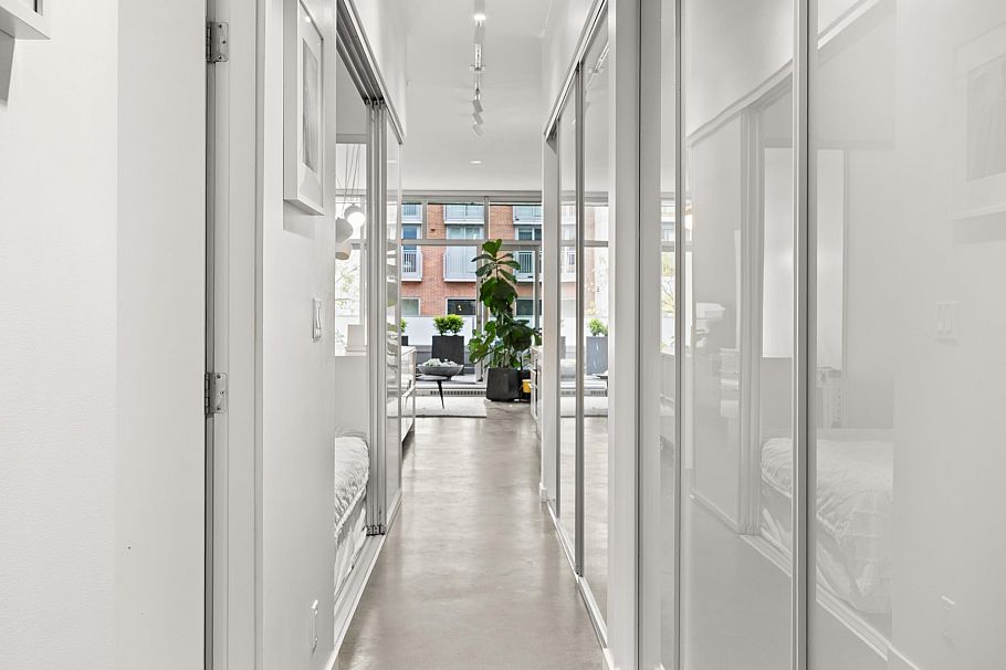 409 53 W Hastings Street Vancouver, BC - 4