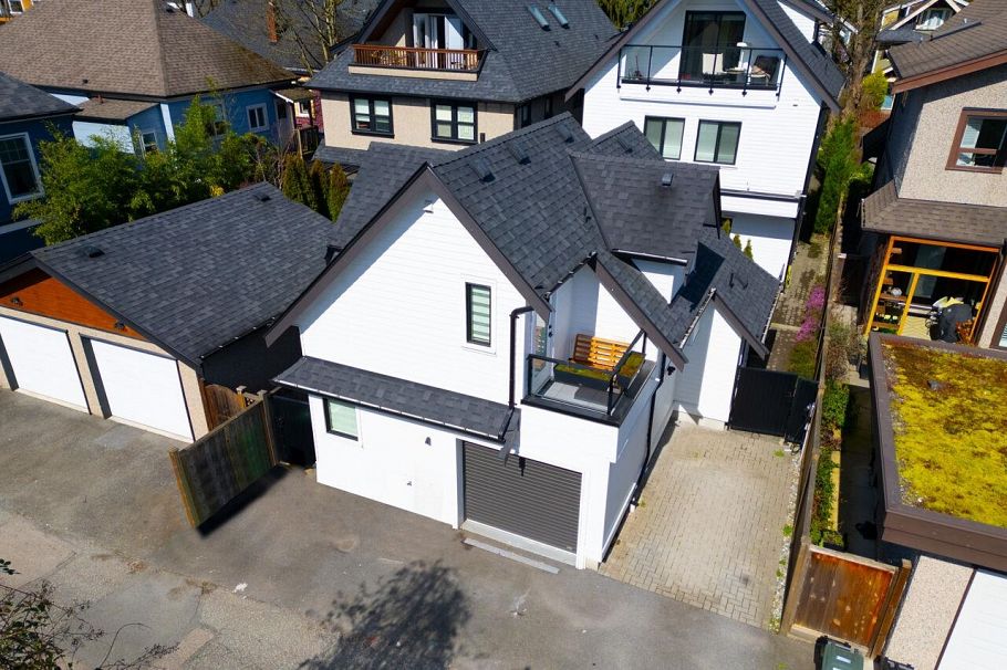 1026 E 13th Avenue Vancouver, BC - 3