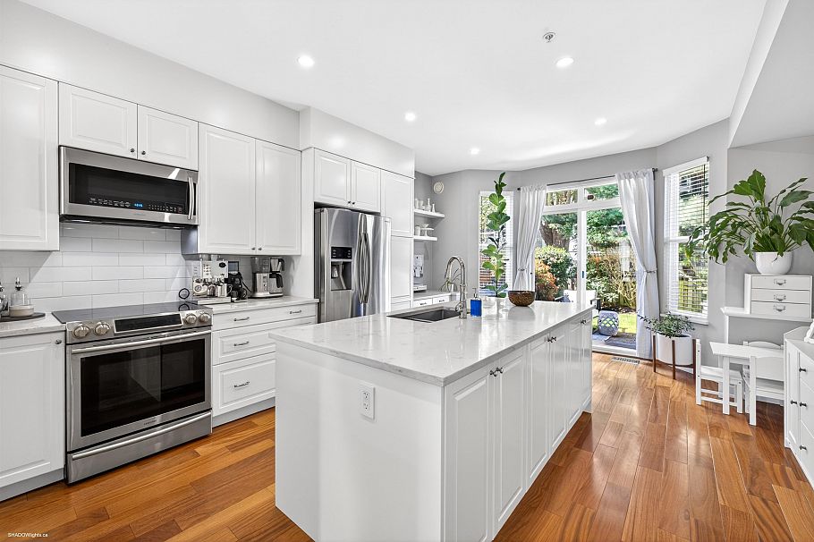 8527 Aquitania Place Vancouver, BC - 2