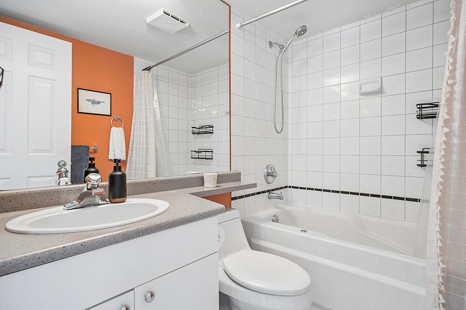 302 1510 Grant Street Vancouver, BC - 22