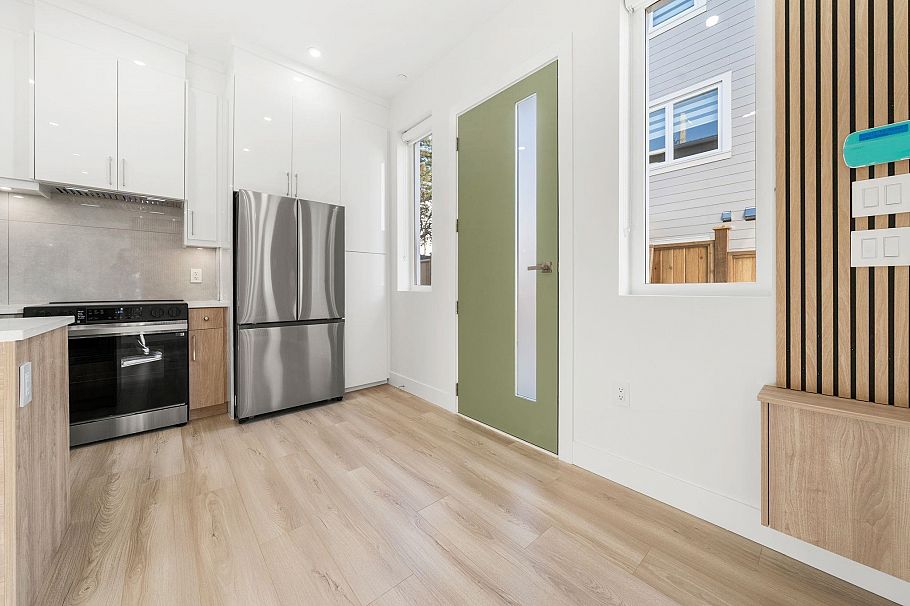 1 3583 Haida Street Vancouver, BC - 5