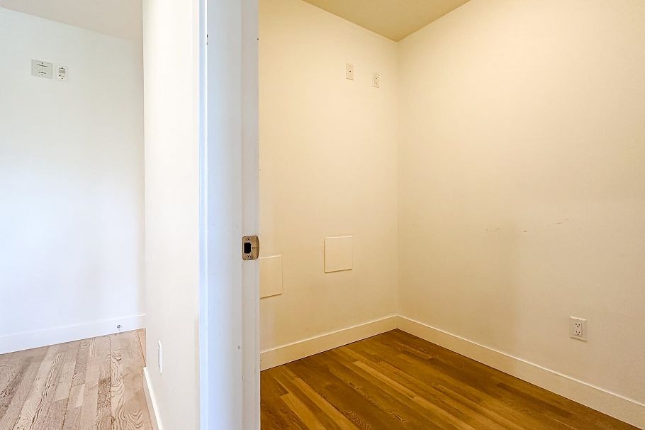 202 4355 W 10th Avenue Vancouver, BC - 10
